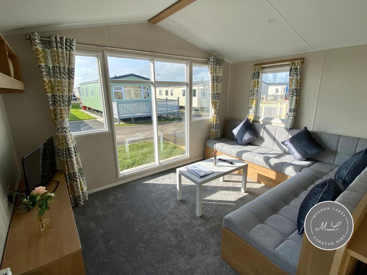 צ'אפל סנט לאונרדס Palm Grove 181- Golden Palm - Pet Friendly, Wifi, Central Heating, Bed Linen - Meadow Lakes Caravan & Lodge Hire מראה חיצוני תמונה